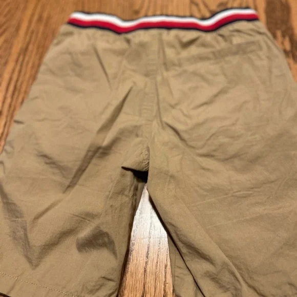 Boys Tommy Hilfiger tan shorts size medium 12/14 - Picture 3 of 5